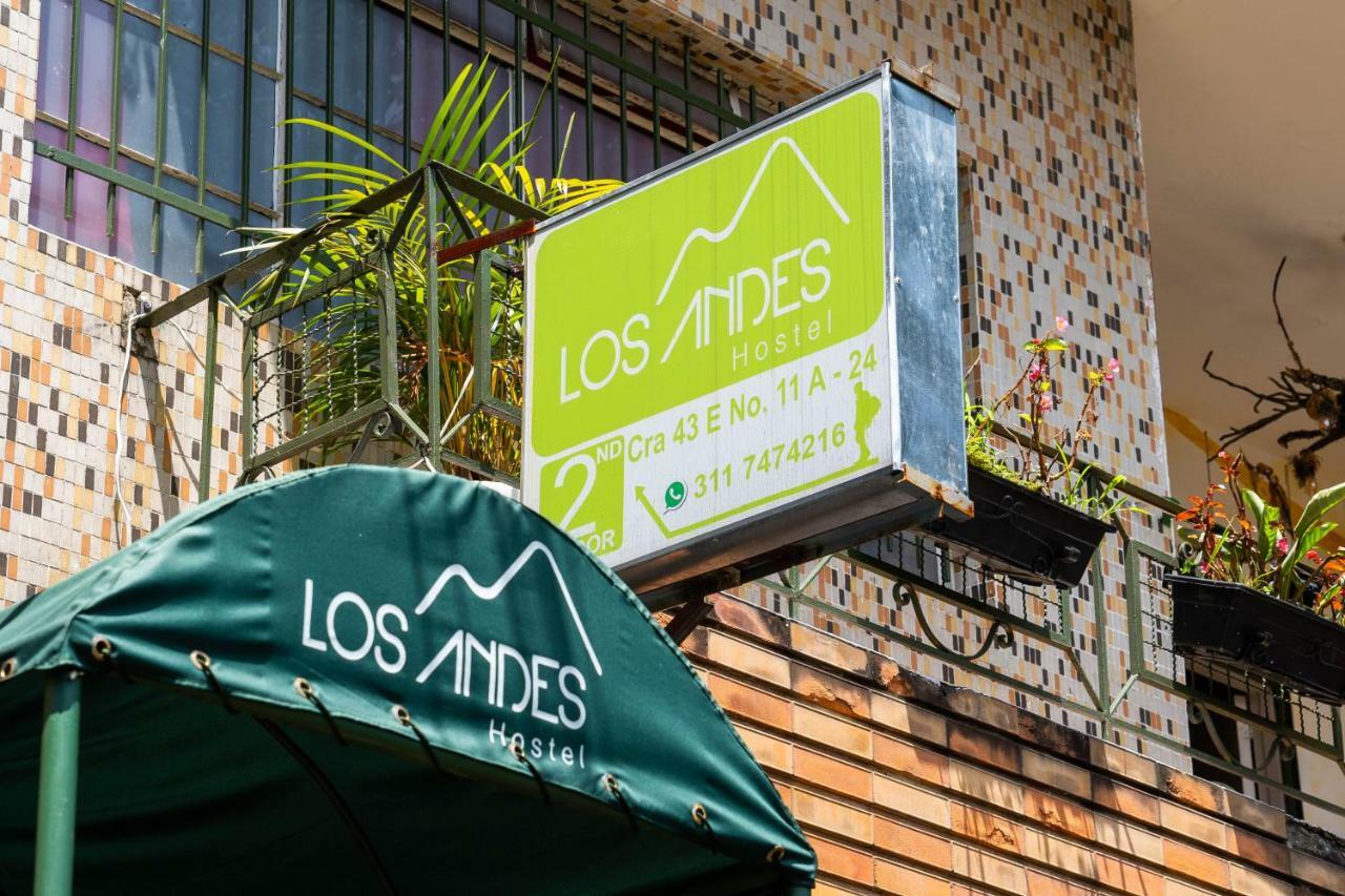 Los Andes Hostel Medellín Exteriör bild